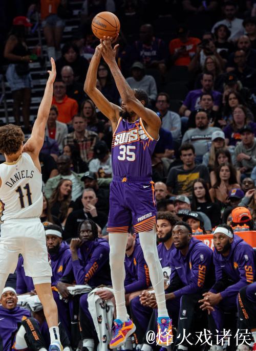 杜兰特第四节连续三次封盖,反击上篮再显威力 杜兰特第四节连续三次封盖,反击上篮再显威力